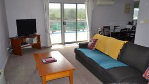House on the Hill Port Campbell - Accommodation BNB